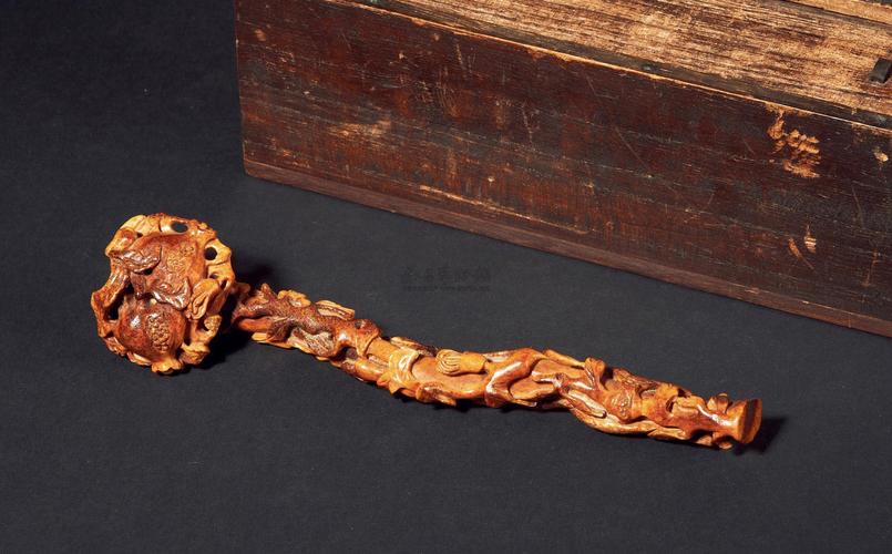 【明 骨雕石榴纹如意】拍卖品